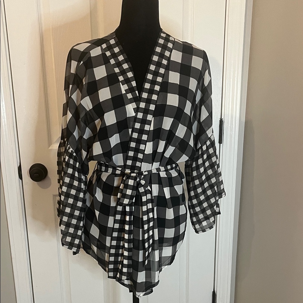 LC Lauren Conrad Black and White Checkered Kimono